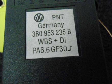 Schalter Warnblinker VW PASSAT (3B3) 2.0 85 KW 3B0953235B