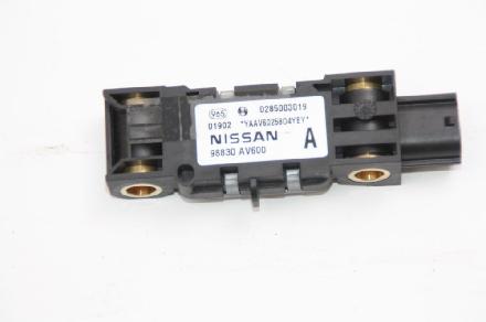 Airbagsensor rechts Nissan PRIMERA HB P12 98830AV600 12/2002