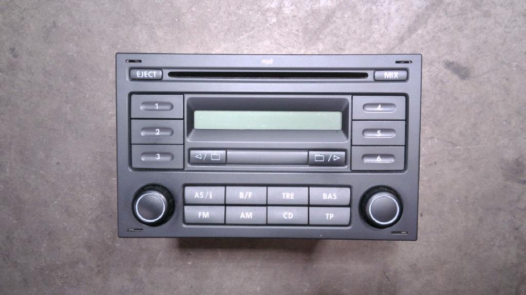 Original Radio RCD 200 6Q0035152A Polo 1.4 TDI DPF SX 9 N Bj 2007 X724YXXM