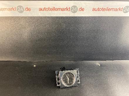 Uhr VW Passat B7 Variant (362) 3AA919204A